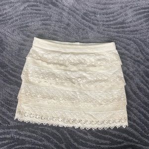 American Eagle Cream Size L Cotton Lace Mini Skirt